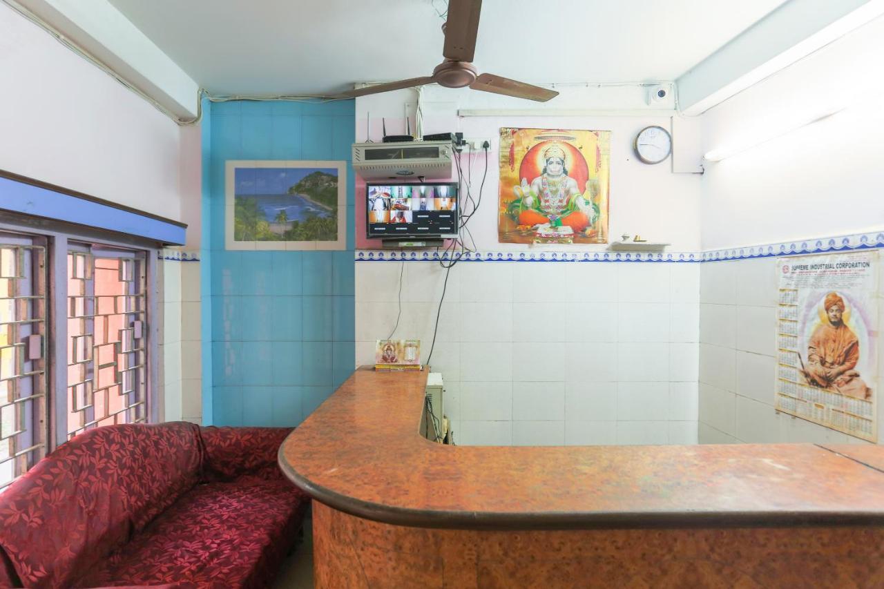 Готель Oyo 73902 Vyttila Residency Kochi Екстер'єр фото