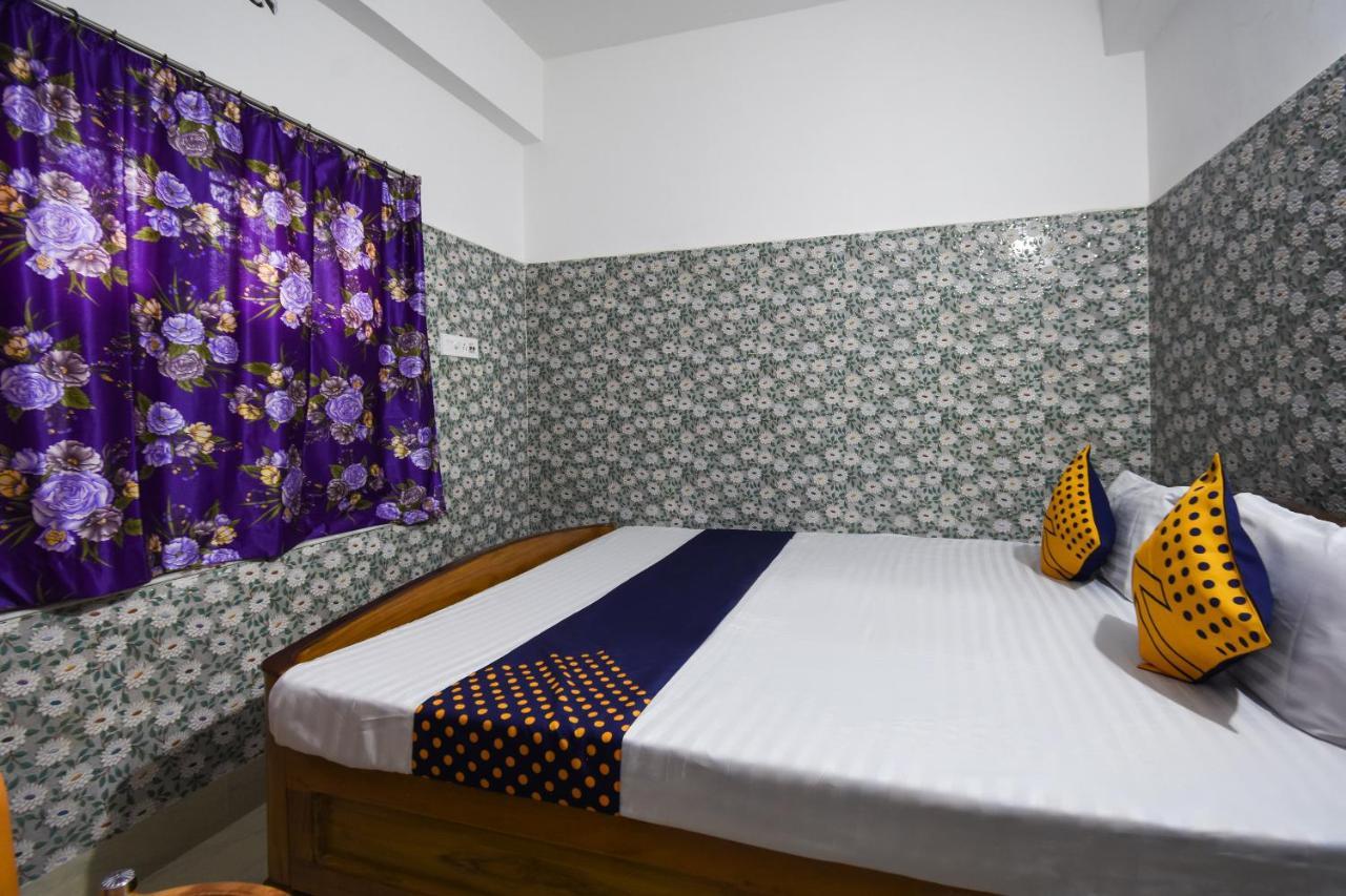 Готель Oyo 73902 Vyttila Residency Kochi Екстер'єр фото