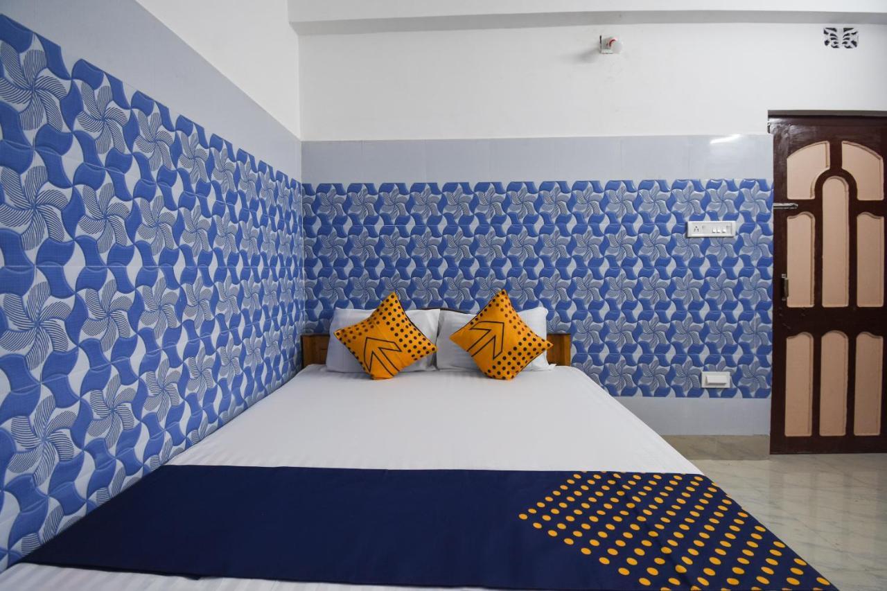 Готель Oyo 73902 Vyttila Residency Kochi Екстер'єр фото