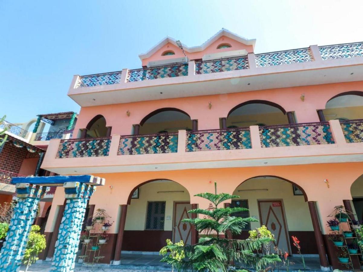 Готель Oyo 73902 Vyttila Residency Kochi Екстер'єр фото