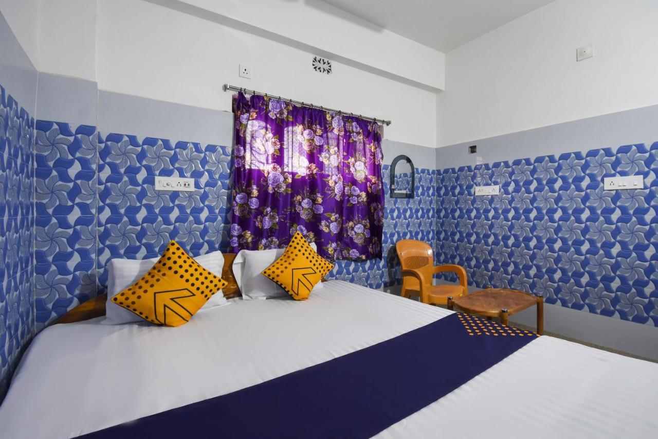 Готель Oyo 73902 Vyttila Residency Kochi Екстер'єр фото