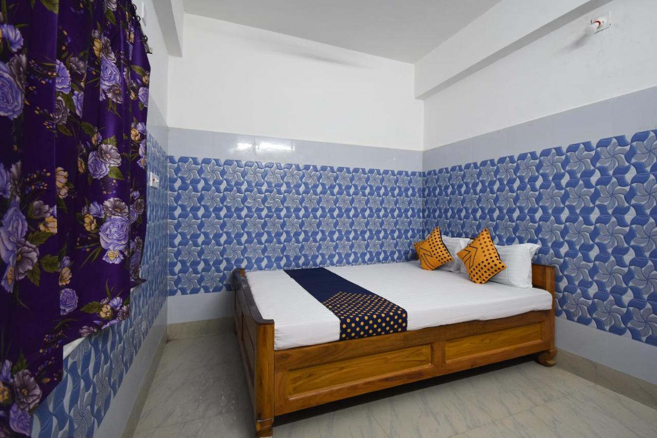 Готель Oyo 73902 Vyttila Residency Kochi Екстер'єр фото