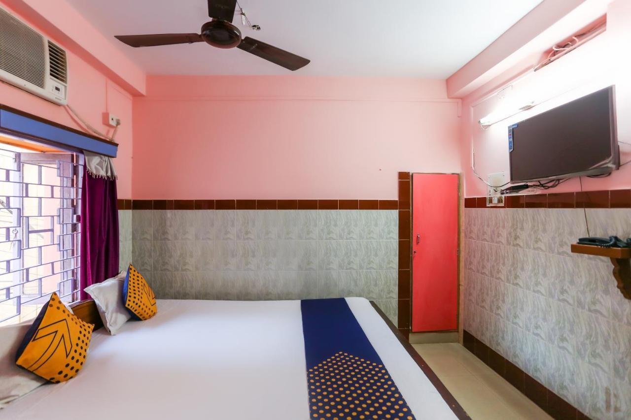 Готель Oyo 73902 Vyttila Residency Kochi Екстер'єр фото